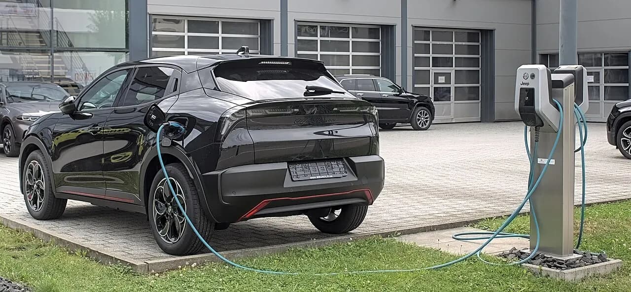 Alfa Romeo Junior Elettrica — SUV