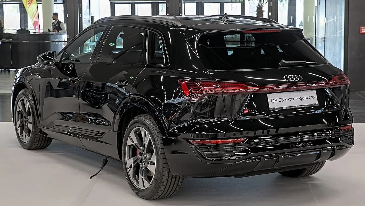 Audi Q8 e-tron — SUV