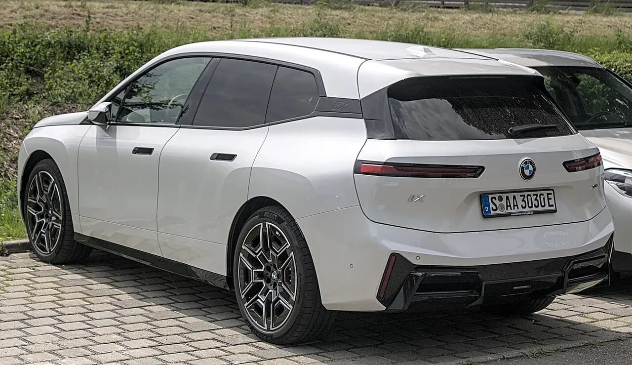 BMW iX — SUV