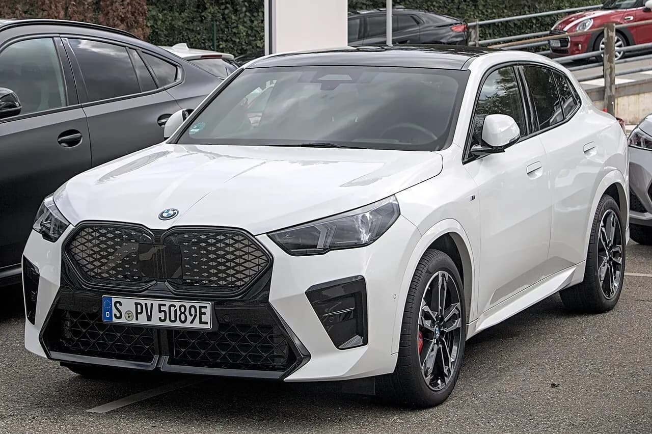 BMW iX2 — SUV Coupé