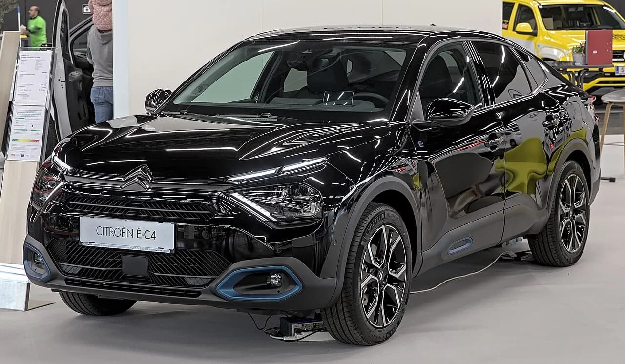 Citroën ë-C4 X — Fastback