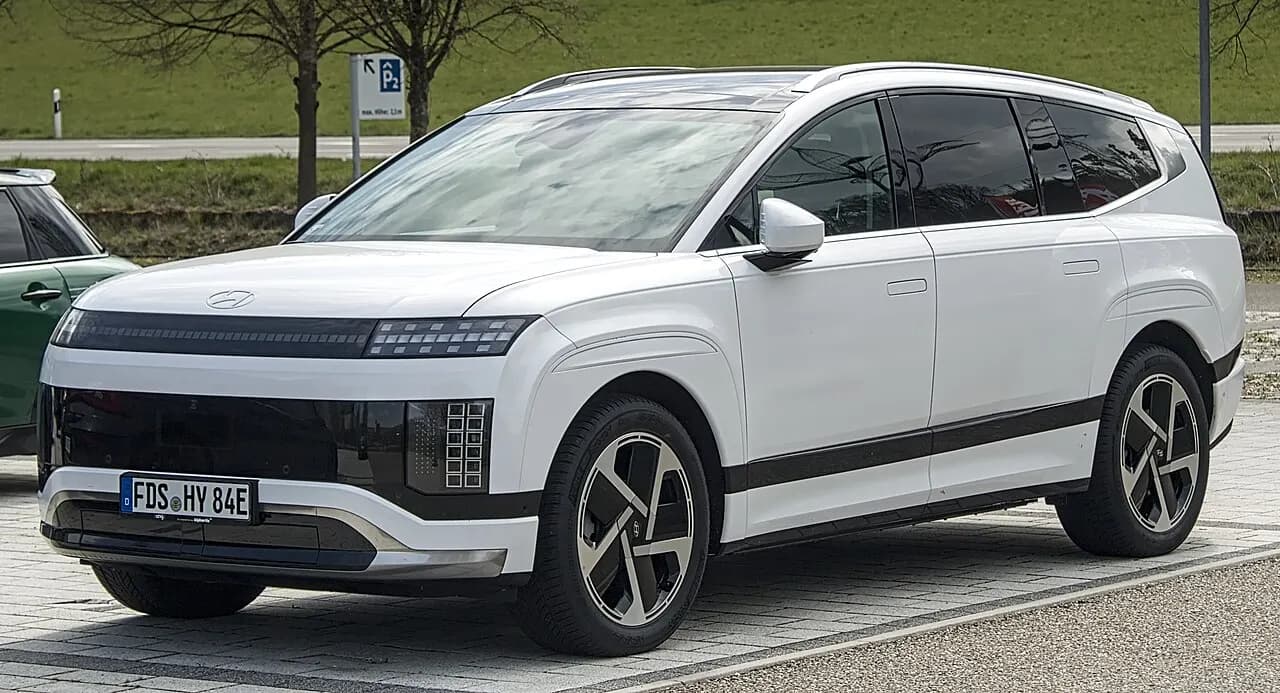 Hyundai IONIQ 9 — SUV