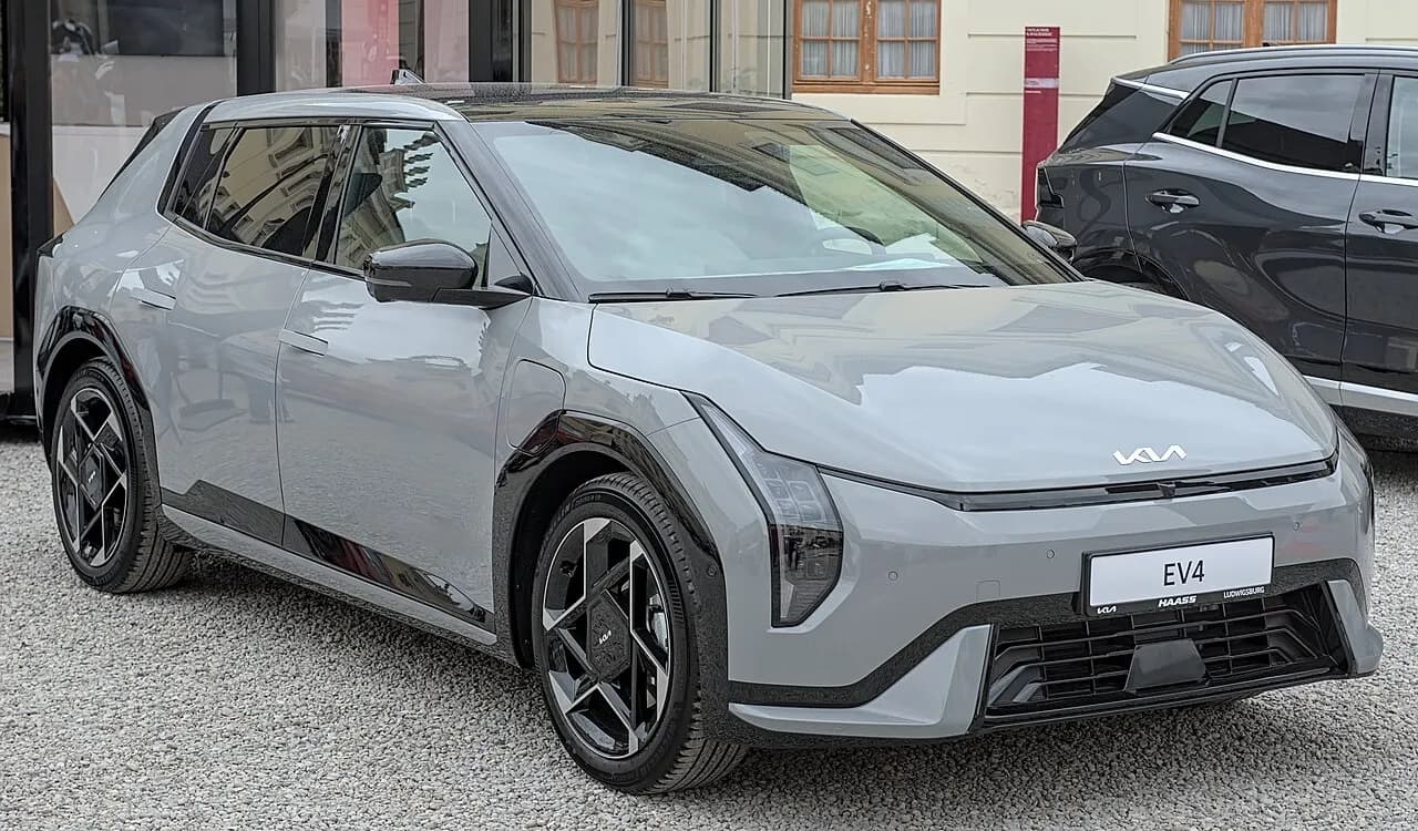 Kia EV4 — Hatchback / Fastback