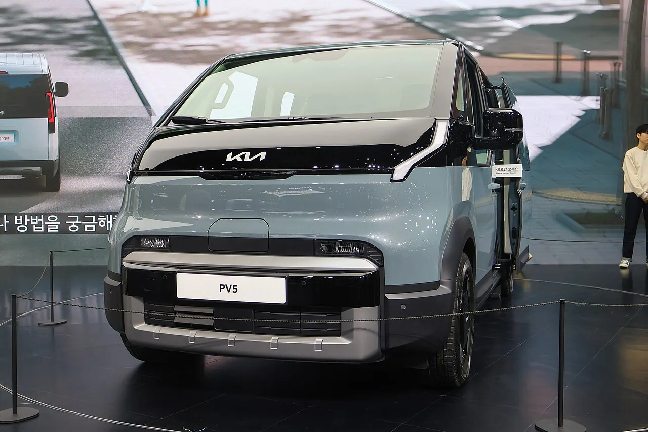 Kia PV5 Passenger — Van / MPV