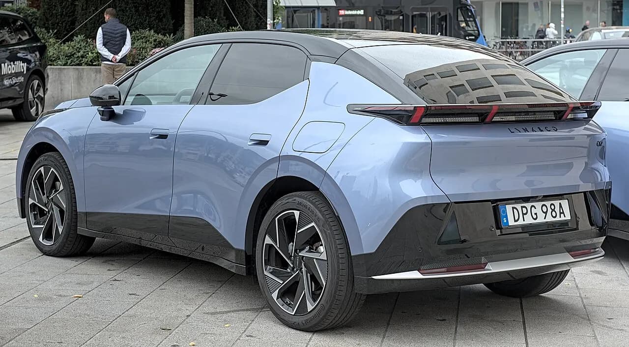 Lynk & Co 02 — SUV