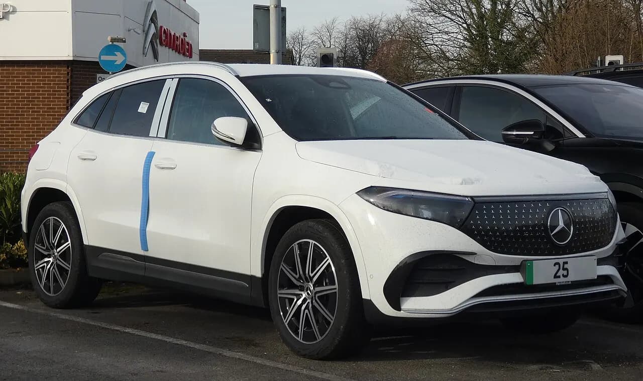 Mercedes-Benz EQA — SUV