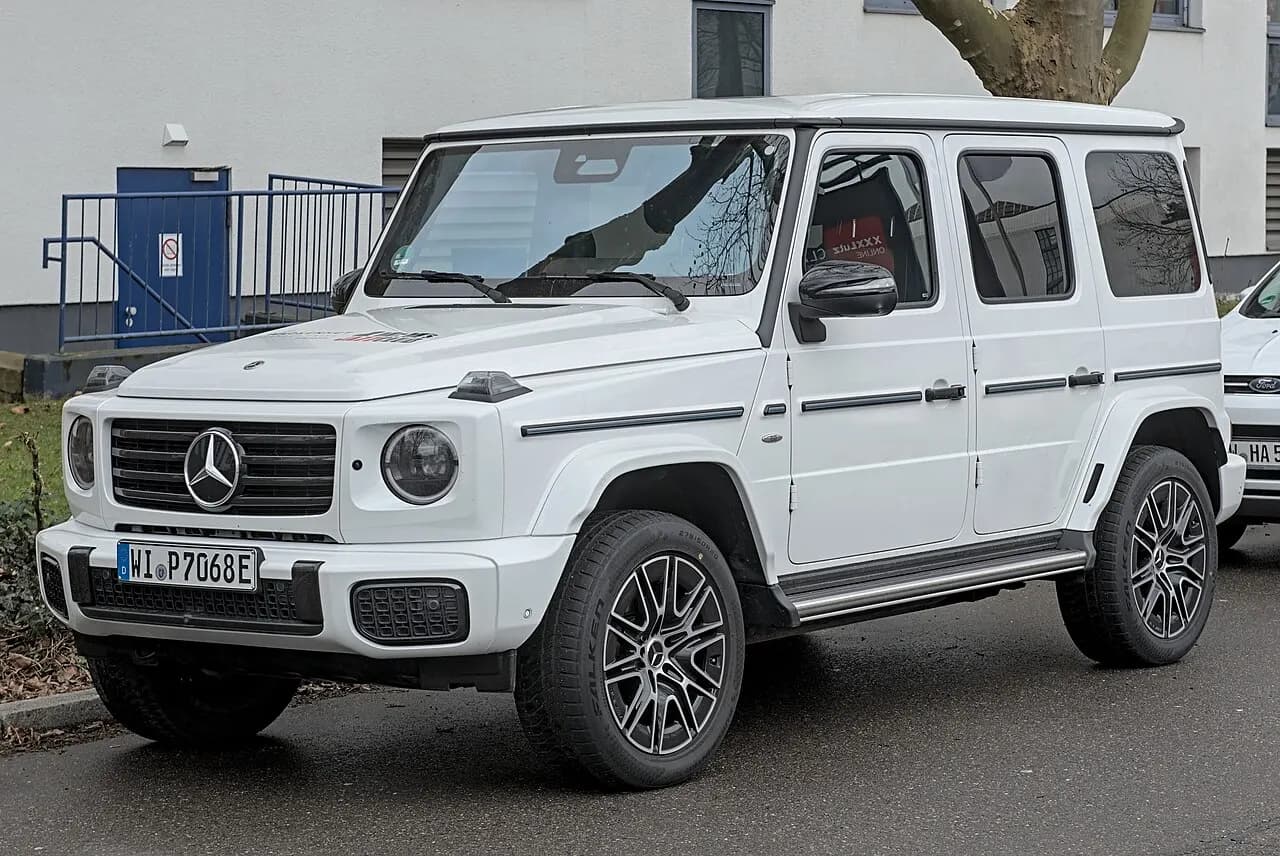 Mercedes-Benz G 580 — SUV (arazi)