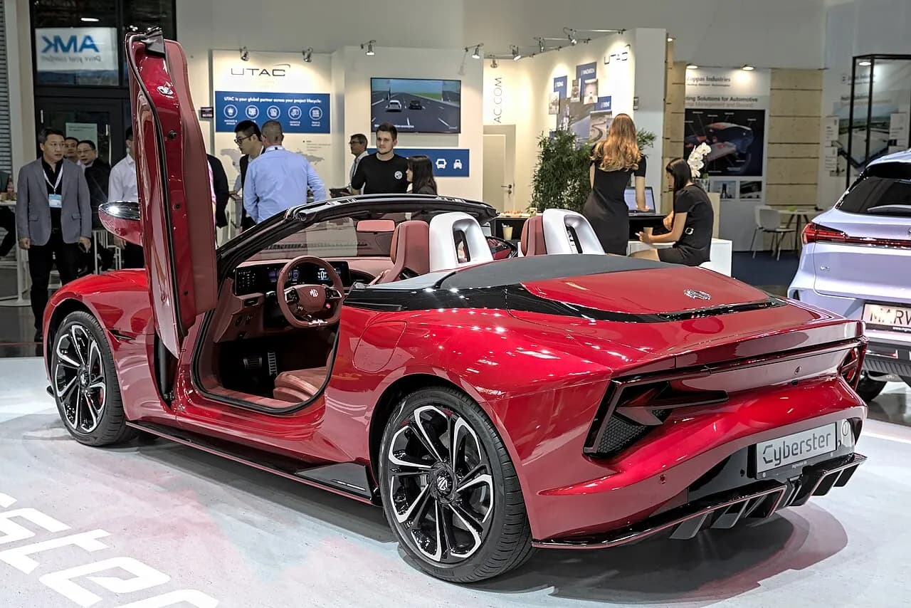 MG Cyberster — Roadster