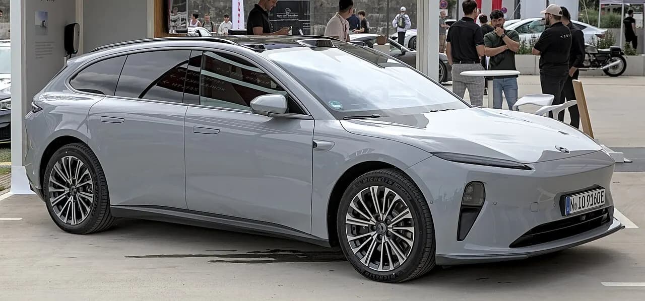 NIO ET5 Touring — Station