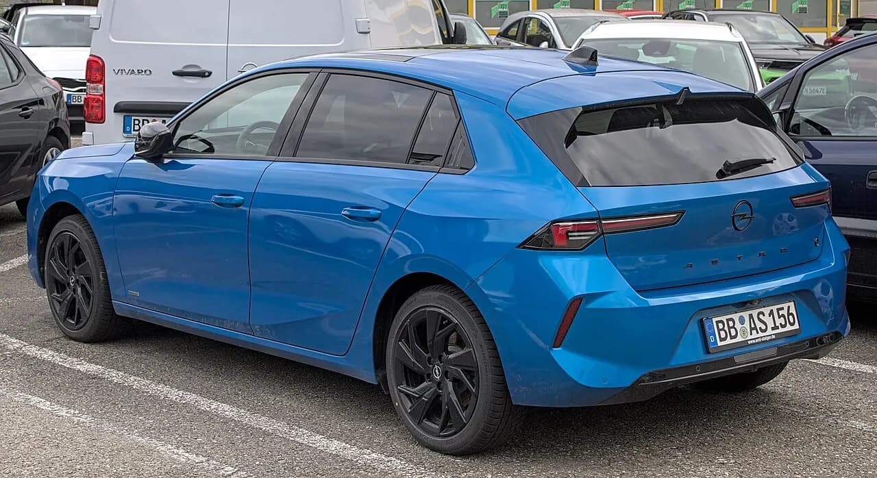 Opel Astra Elektrik — Hatchback / Sports Tourer