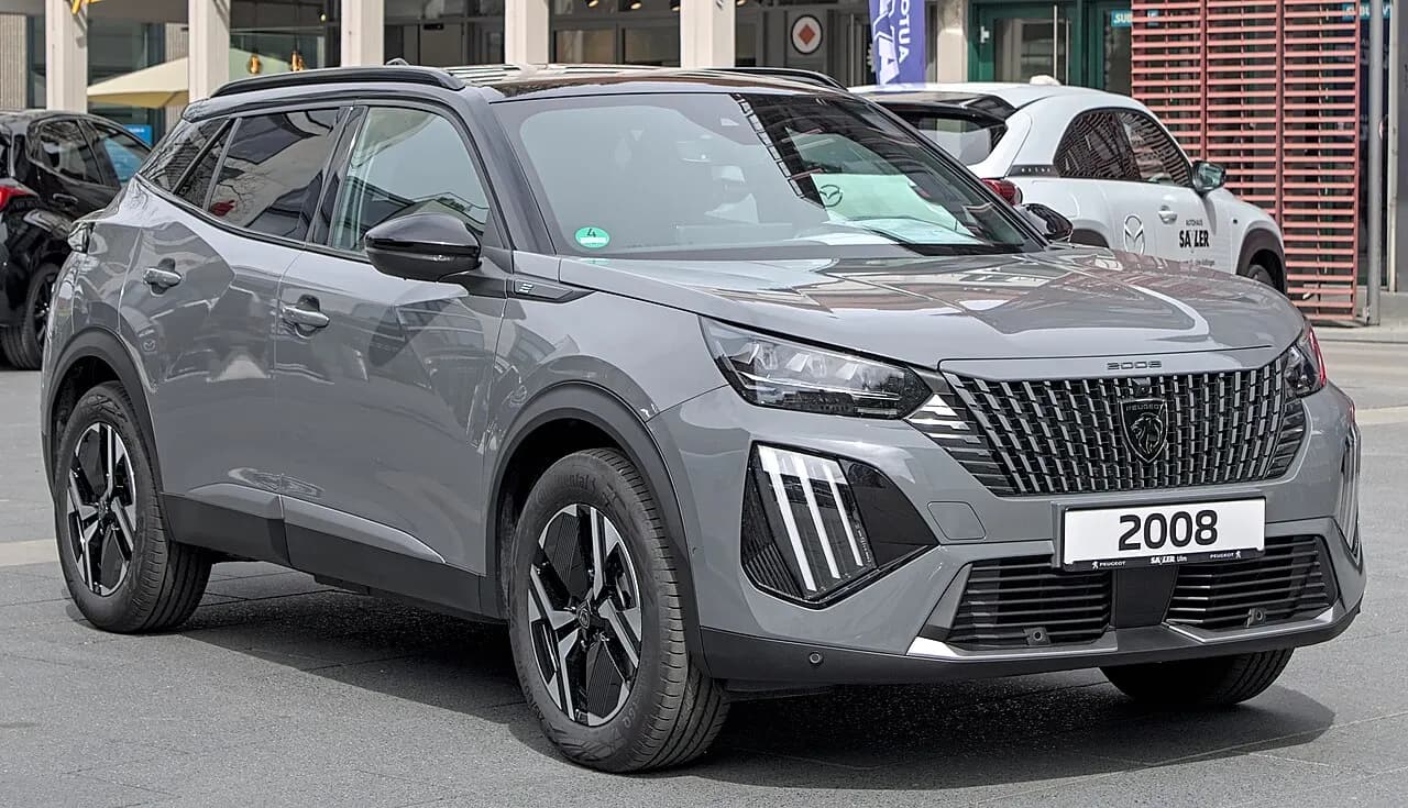 Peugeot E-2008 — SUV