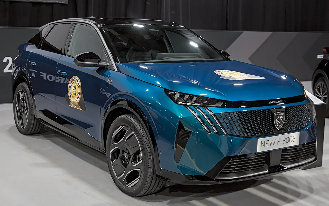 Peugeot E-3008 — SUV