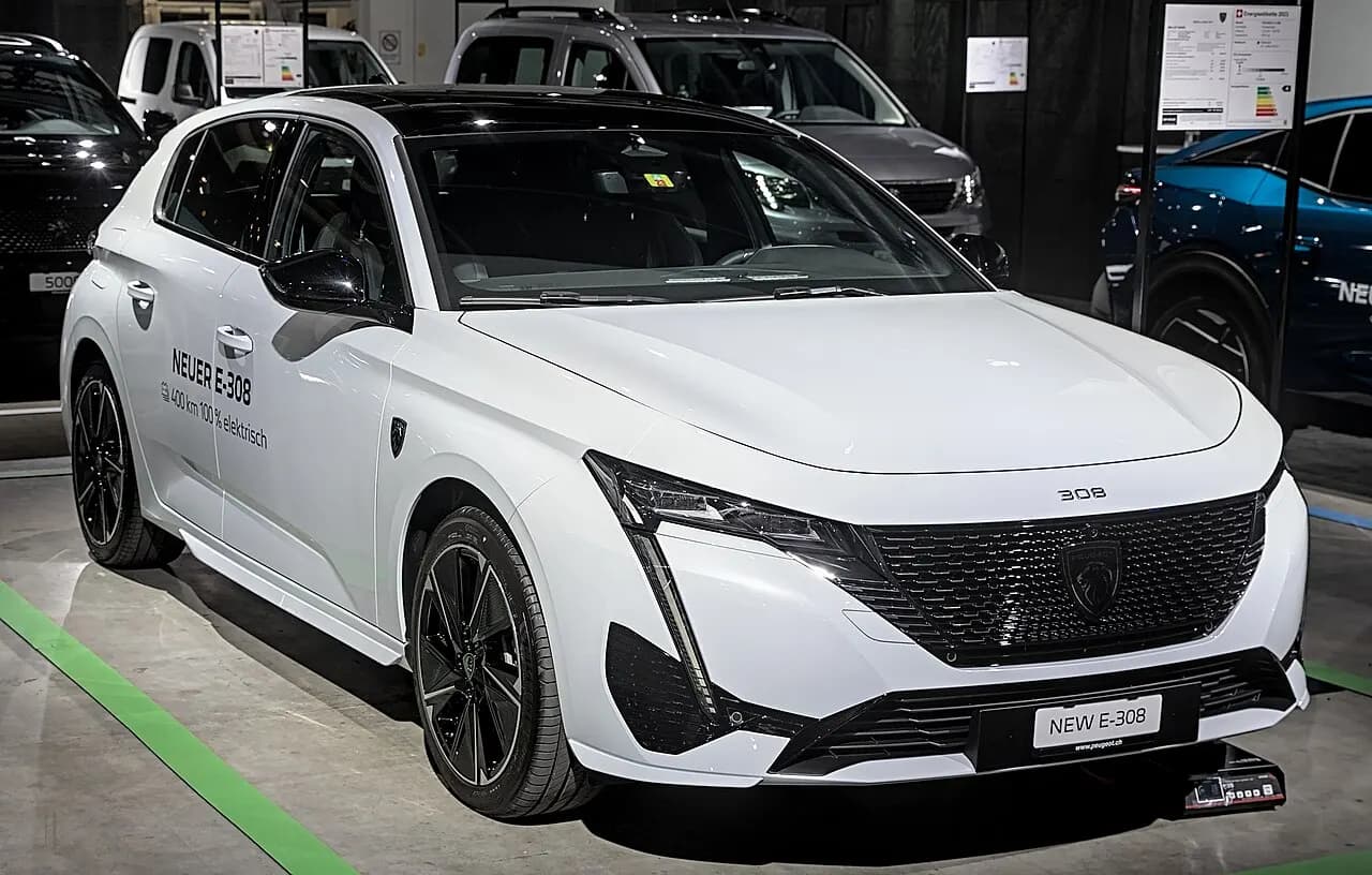 Peugeot E-308 — Hatchback