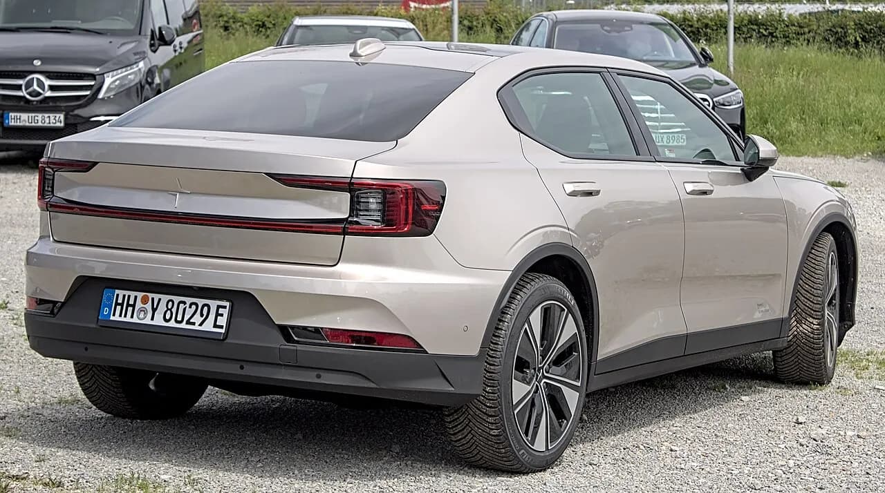 Polestar 2 — Fastback
