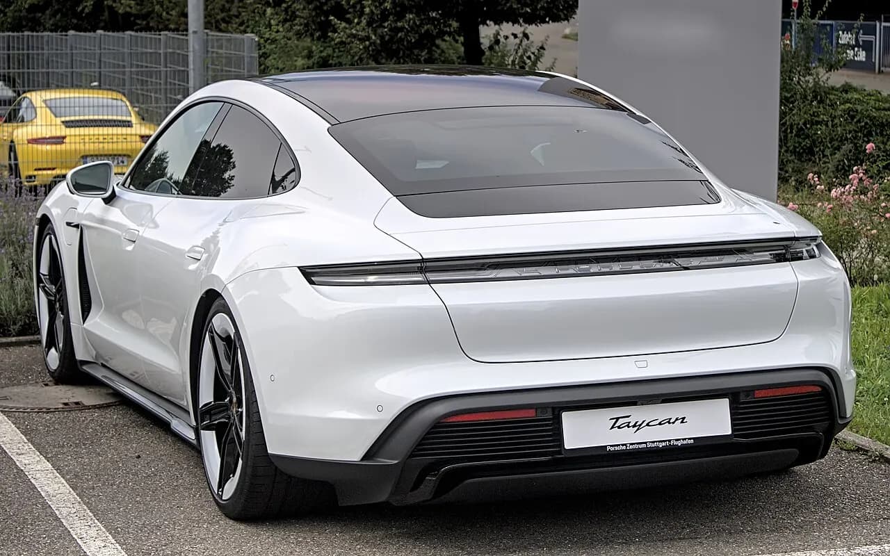 Porsche Taycan — Sedan / Sport Turismo / Cross Turismo