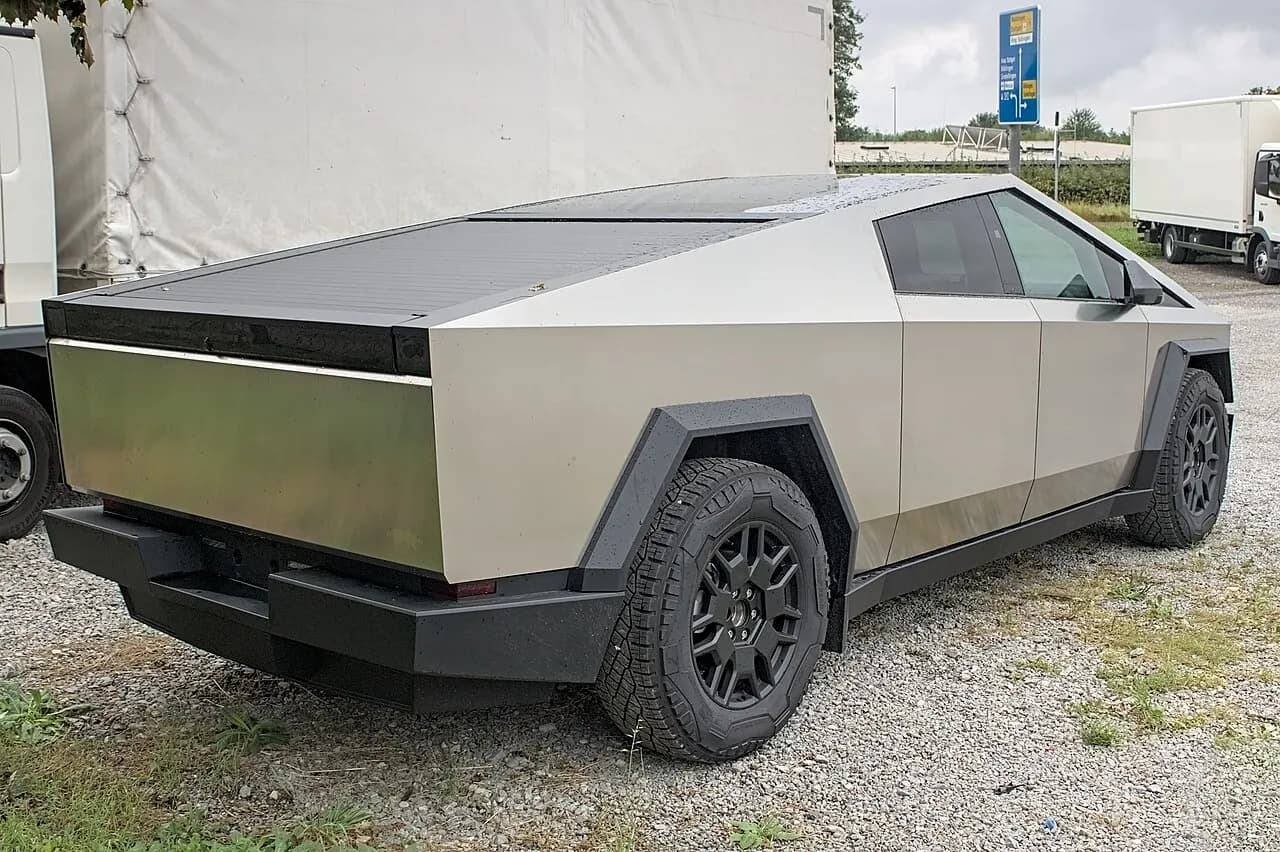 Tesla Cybertruck — Pikap